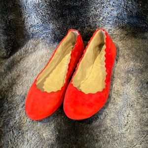 Size 9 scalloped red ballet flats
